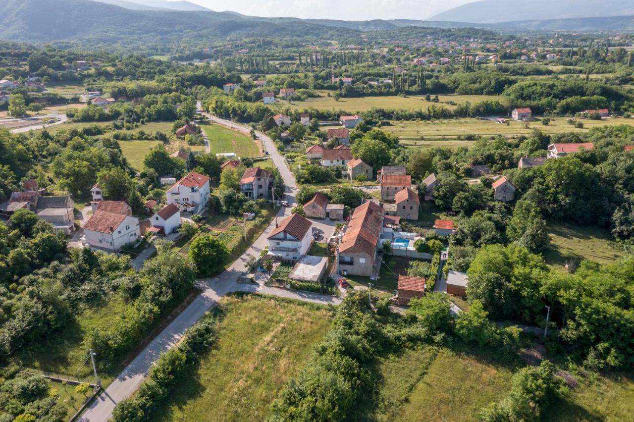 Holiday House Mala Sinj Exterior photo